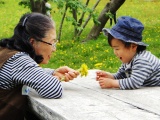 おばあちゃんと孫 おばあちゃんと孫